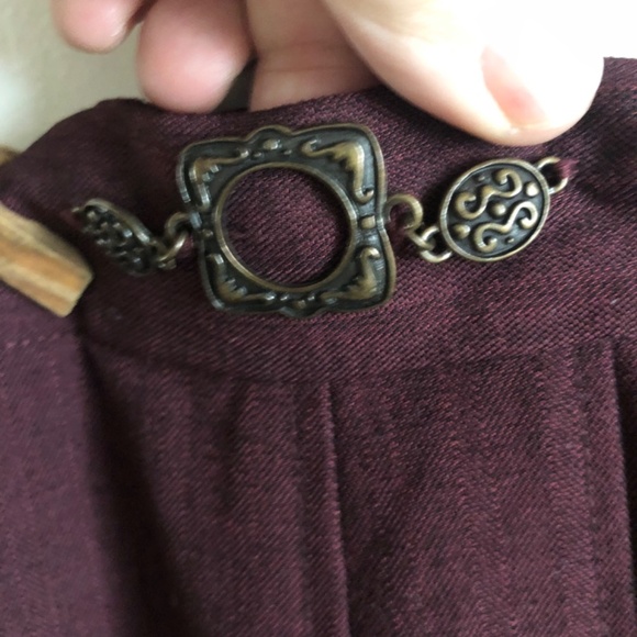 Vanity Fair size 18 long skirt- lovely pleats down the front, never worn - Picture 2 of 9